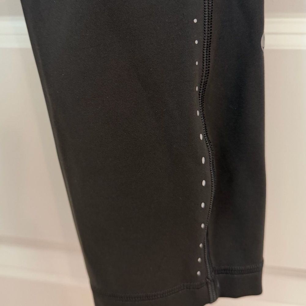 LuLuLemon Swift Speed High Rise Crop 23” Graphite Grey 8 Pockets Reflective - Picture 6 of 15
